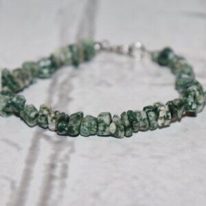 NWOT Tree Agate beaded natural stone bracelet 7.5"